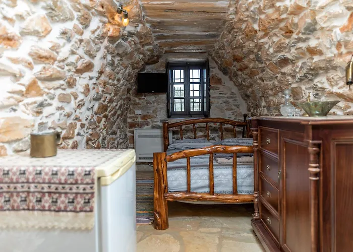 Mitatos Naxos - Apeiranthos Ligaridia